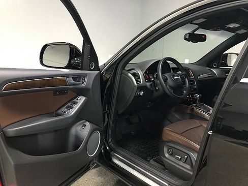 Used 2017 Audi Q5 2.0T Premium Plus w/ Technology Package AWD/4WD image 9