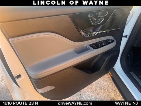 Certified 2022 Lincoln Corsair AWD w/ Equipment Group 101A image 13