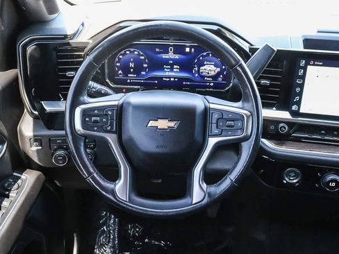 Used 2022 Chevrolet Silverado 1500 LT AWD/4WD image 19