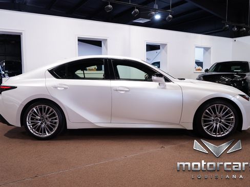 Used 2022 Lexus IS 300 w/ Premium Package RWD image 8