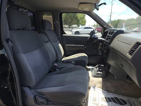 Used 2000 Nissan Frontier XE RWD image 13