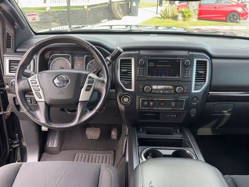 Used 2019 Nissan Titan SV w/ SV Convenience Package image 37