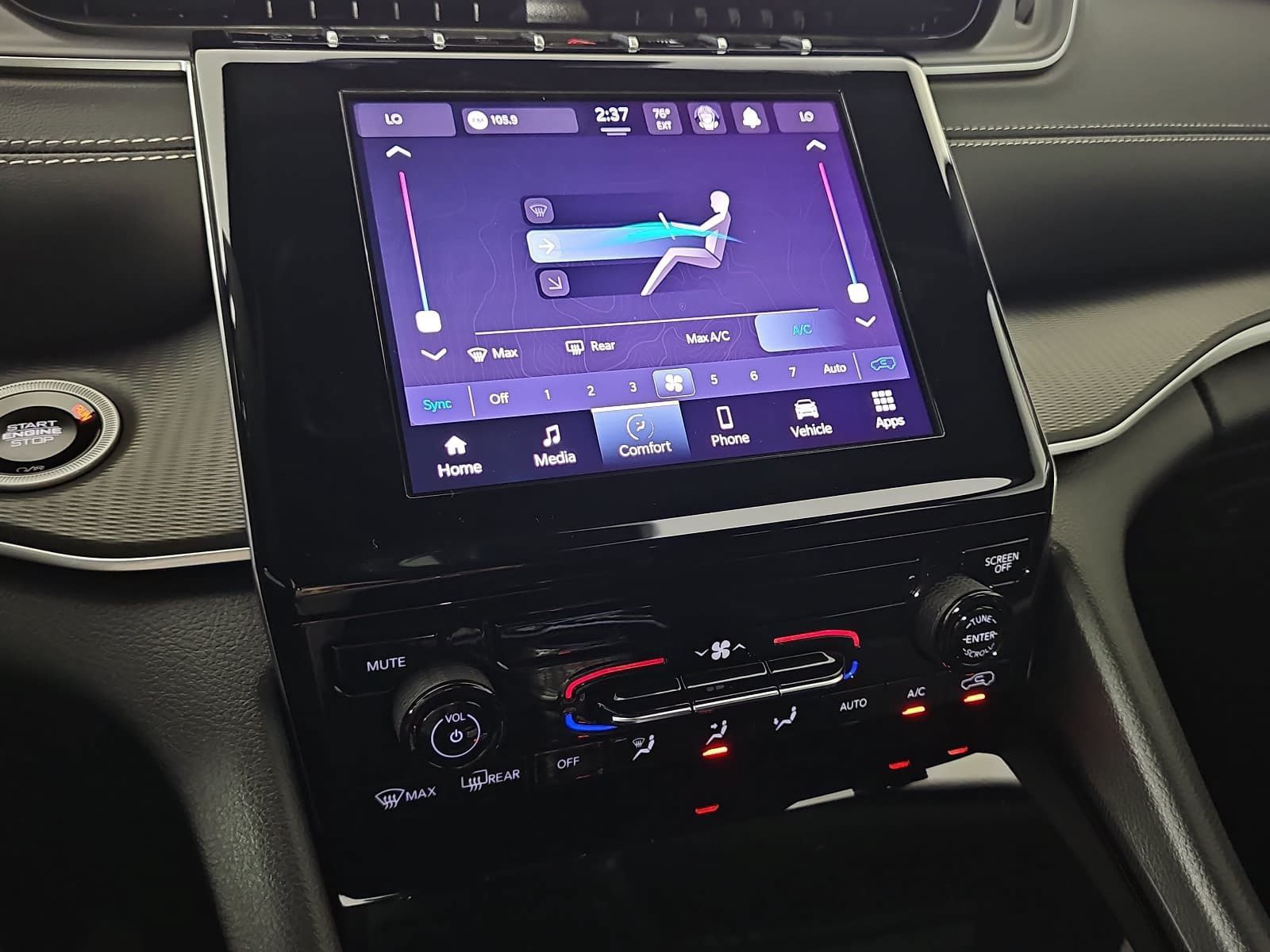 Used 2025 Jeep Grand Cherokee Laredo RWD image 22