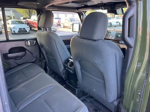 Used 2024 Jeep Wrangler Unlimited AWD/4WD image 20