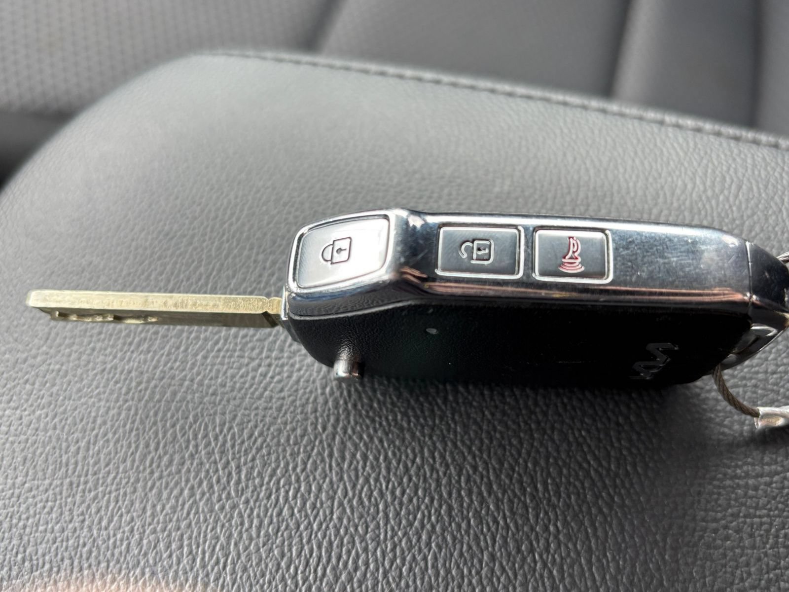 Used 2025 Kia Soul LX w/ LX Technology Package FWD image 20