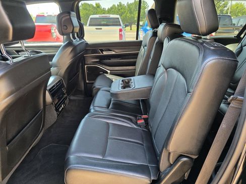 Used 2024 Jeep Wagoneer L Series III w/ Flexible Seating Group AWD/4WD image 25