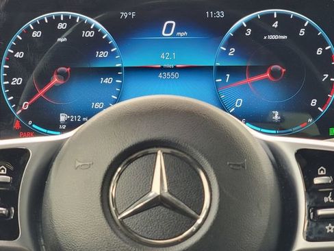 Used 2022 Mercedes-Benz GLE 350 4MATIC w/ Premium Package image 32