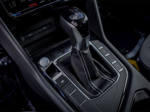 New 2026 Volkswagen Taos SE image 20