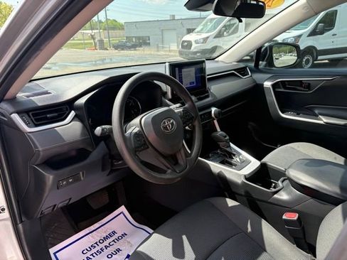 Used 2023 Toyota RAV4 LE FWD image 3