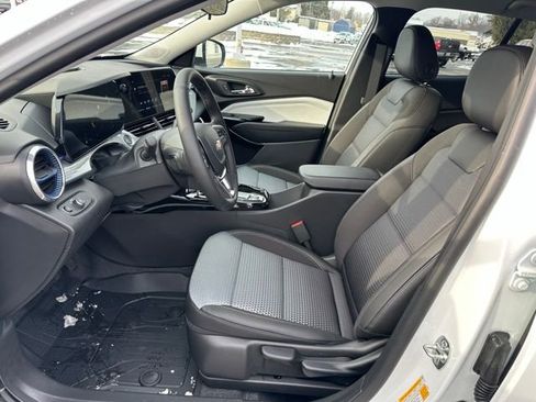 New 2026 Chevrolet Trax LT w/ LT Convenience Package image 6