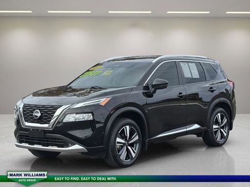 Used 2022 Nissan Rogue Platinum w/ Head-Up Display Package image 2