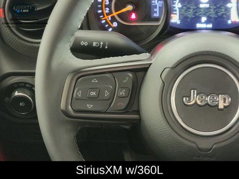 Used 2025 Jeep Wrangler Unlimited Rubicon image 28