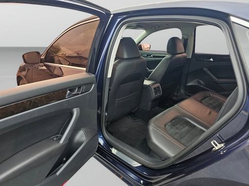 Used 2015 Volkswagen Passat TDI SEL Premium FWD image 21