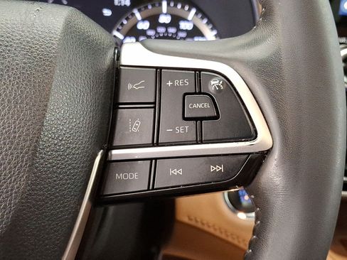 Used 2022 Toyota Highlander Platinum AWD/4WD image 10