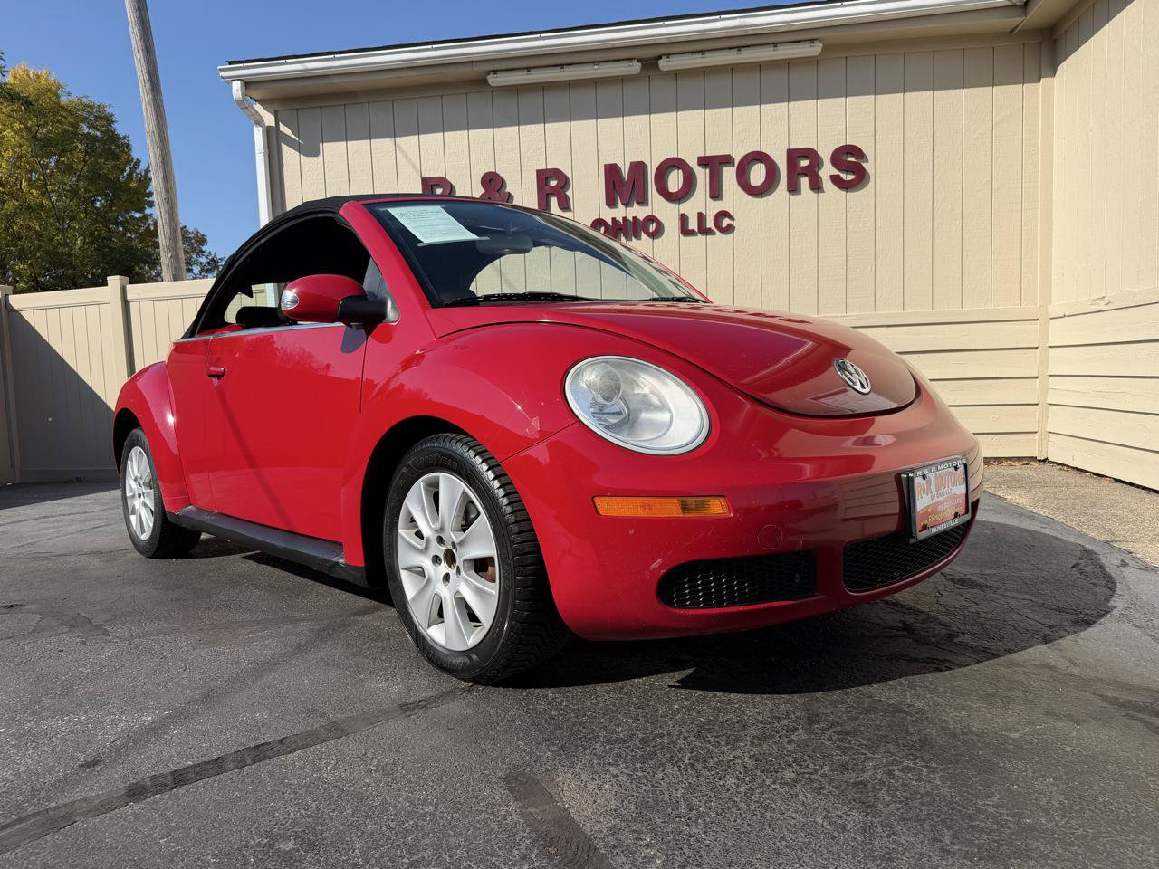 Used 2010 Volkswagen Beetle Convertible FWD image 6
