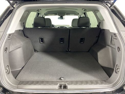 Used 2022 GMC Terrain SLE w/ Driver Convenience Package image 27