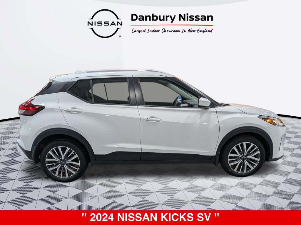 Certified 2024 Nissan Kicks SV FWD image 2