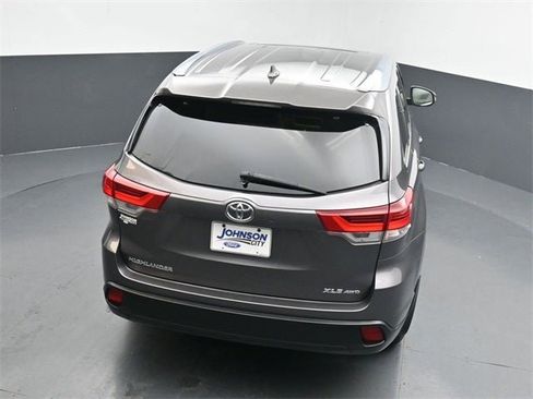 Used 2019 Toyota Highlander XLE image 28