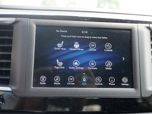 Used 2020 Chrysler Pacifica Touring-L FWD image 19