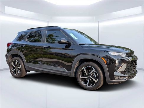 Used 2022 Chevrolet TrailBlazer RS FWD image 1