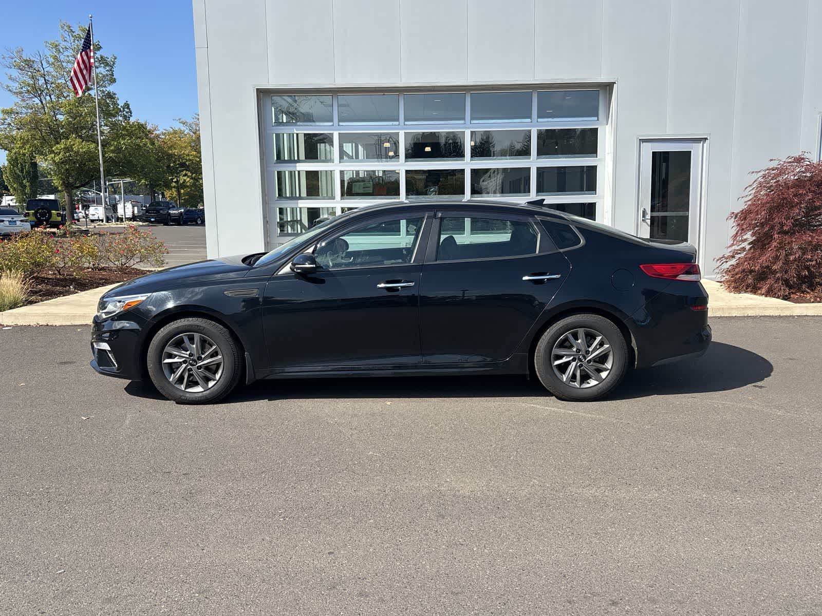 Used 2019 Kia Optima LX FWD image 2