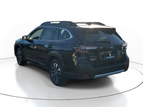 Used 2023 Subaru Outback Limited image 4