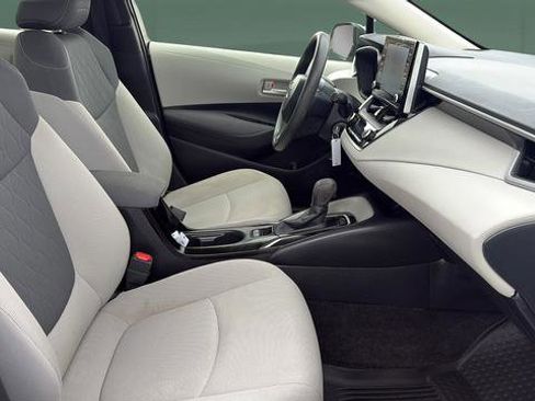 Used 2021 Toyota Corolla LE image 25