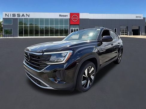Used 2025 Volkswagen Atlas Cross Sport SE AWD/4WD image 6