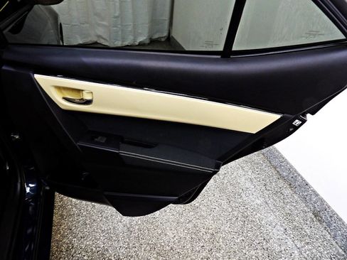 Used 2017 Toyota Corolla LE FWD image 12