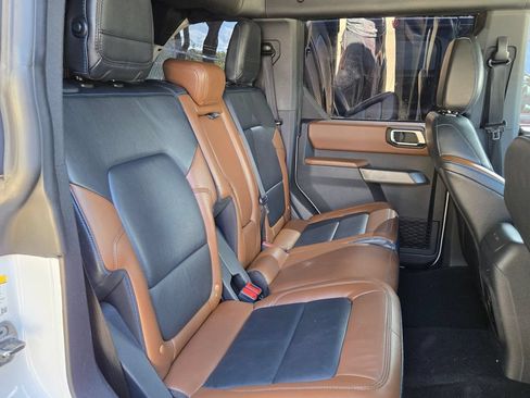 Used 2022 Ford Bronco Outer Banks AWD/4WD image 17