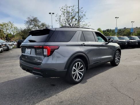 Certified 2025 Ford Explorer ST-Line AWD/4WD image 6