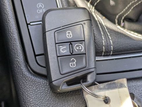 Used 2024 Volkswagen Jetta SE FWD image 31