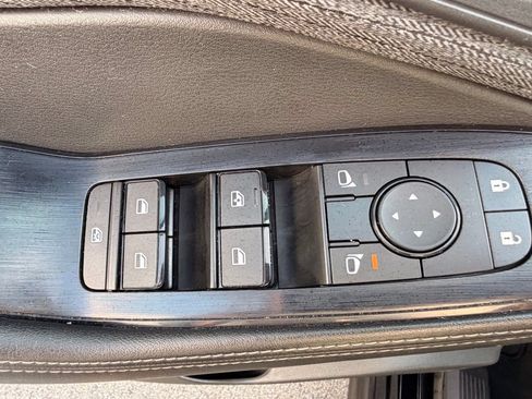 Used 2023 Nissan Rogue SV FWD image 19