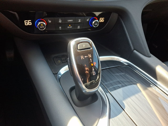 Used 2020 Buick Enclave Essence w/ Sound and Sites Package FWD image 15