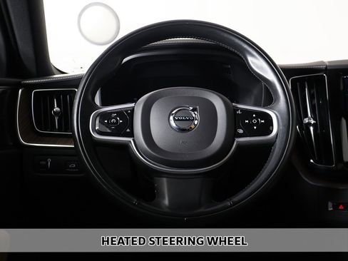 Used 2022 Volvo XC60 B6 Inscription w/ Climate Package image 8