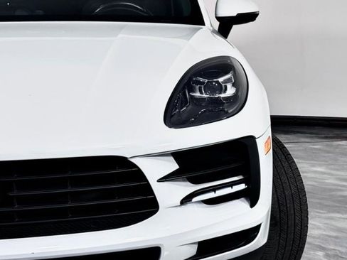 Used 2021 Porsche Macan w/ Premium Package AWD/4WD image 6