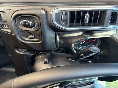 Used 2025 RAM 1500 Big Horn AWD/4WD image 30