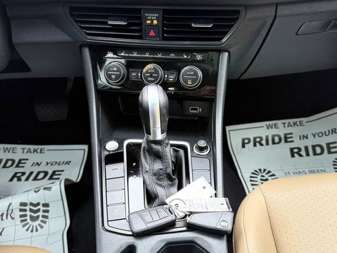 Used 2019 Volkswagen Jetta SEL FWD image 22