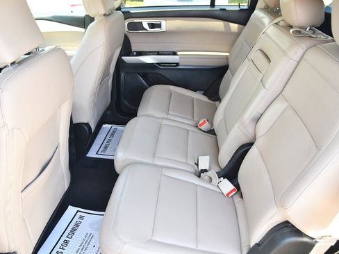 Used 2024 Ford Explorer XLT w/ Equipment Group 202A image 10