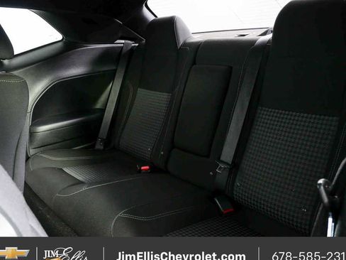 Used 2022 Dodge Challenger SXT image 17