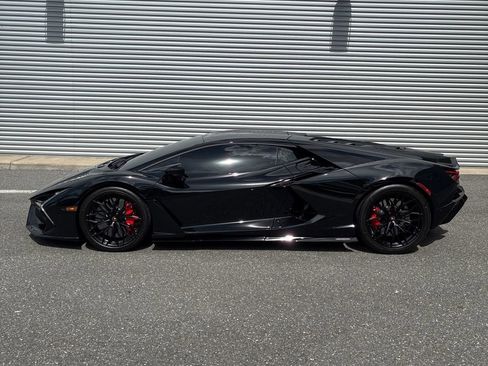 Used 2024 Lamborghini Revuelto AWD/4WD image 18