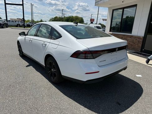 Used 2025 Honda Accord SE image 6
