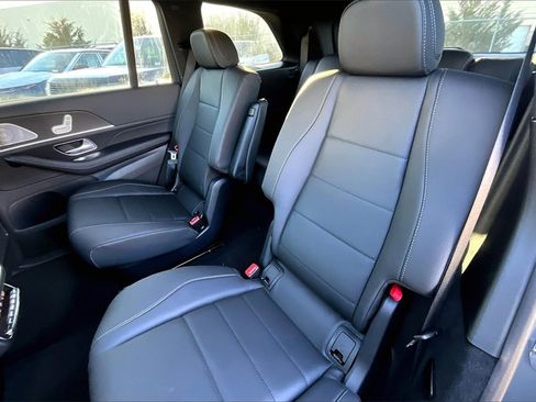 New 2025 Mercedes-Benz GLS 450 4MATIC image 10