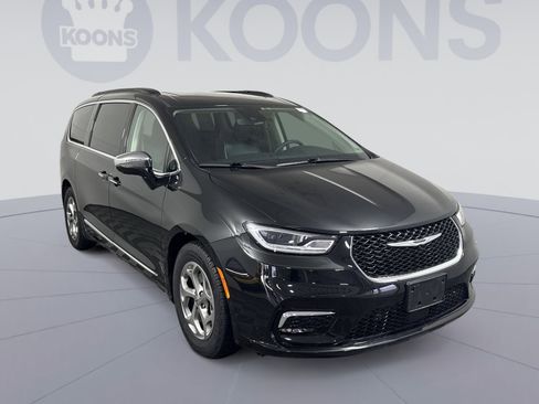 Used 2022 Chrysler Pacifica Limited image 10