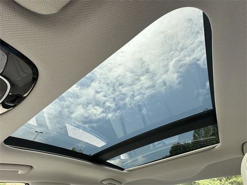 New 2025 Hyundai Sonata Limited image 30