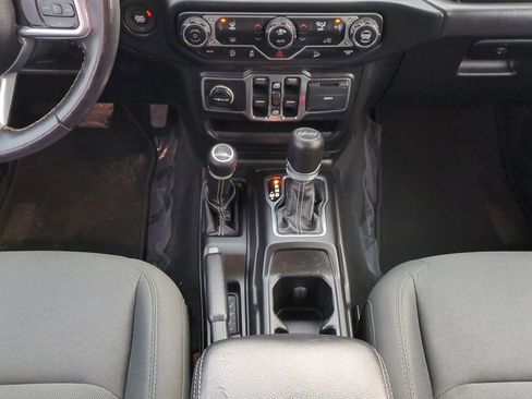 Used 2019 Jeep Wrangler Unlimited Sahara image 19