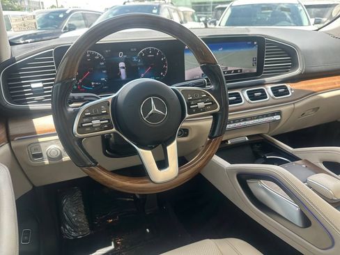 Used 2022 Mercedes-Benz GLS 450 4MATIC image 21