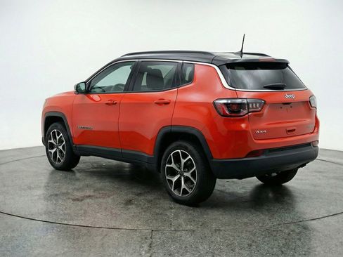 Used 2025 Jeep Compass Limited image 6