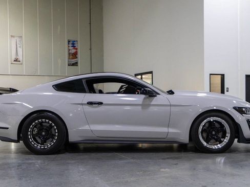 Used 2016 Ford Mustang GT RWD image 7