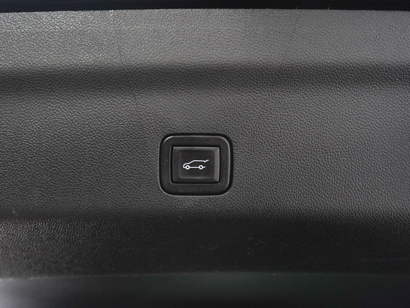 Used 2023 GMC Yukon XL SLT w/ SLT Premium Package AWD/4WD image 11